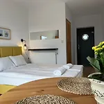 Koliber Oda ve Kahvaltı 3*
